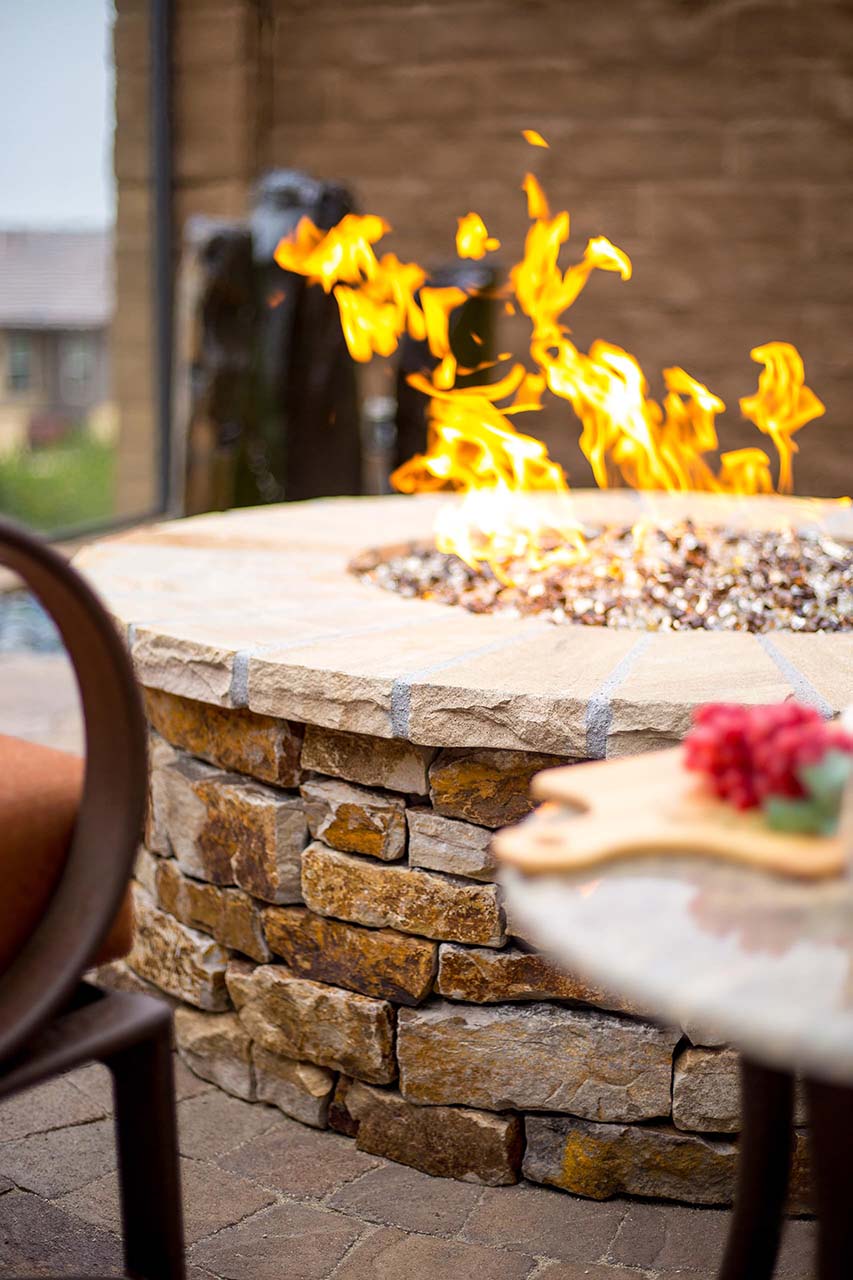 Outdoor fire pit pavers